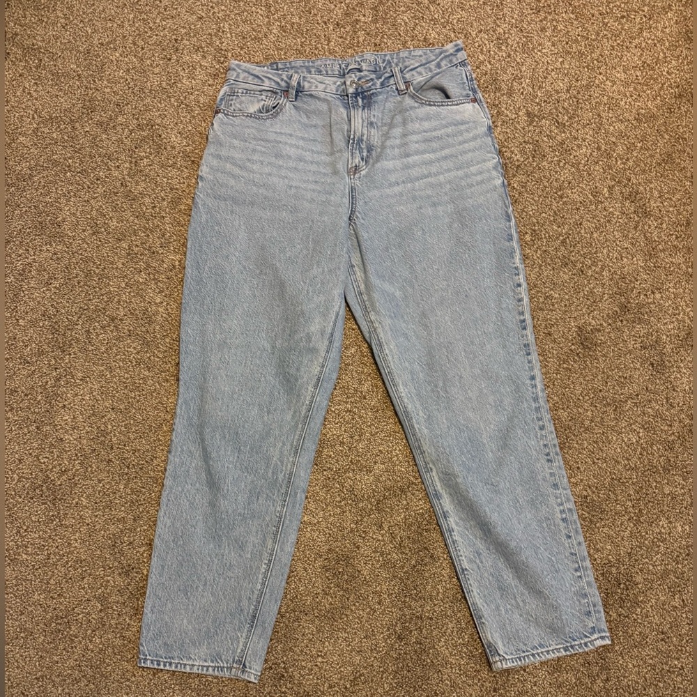 American Eagle Outfitters Light Blue Curvy Mom Jean